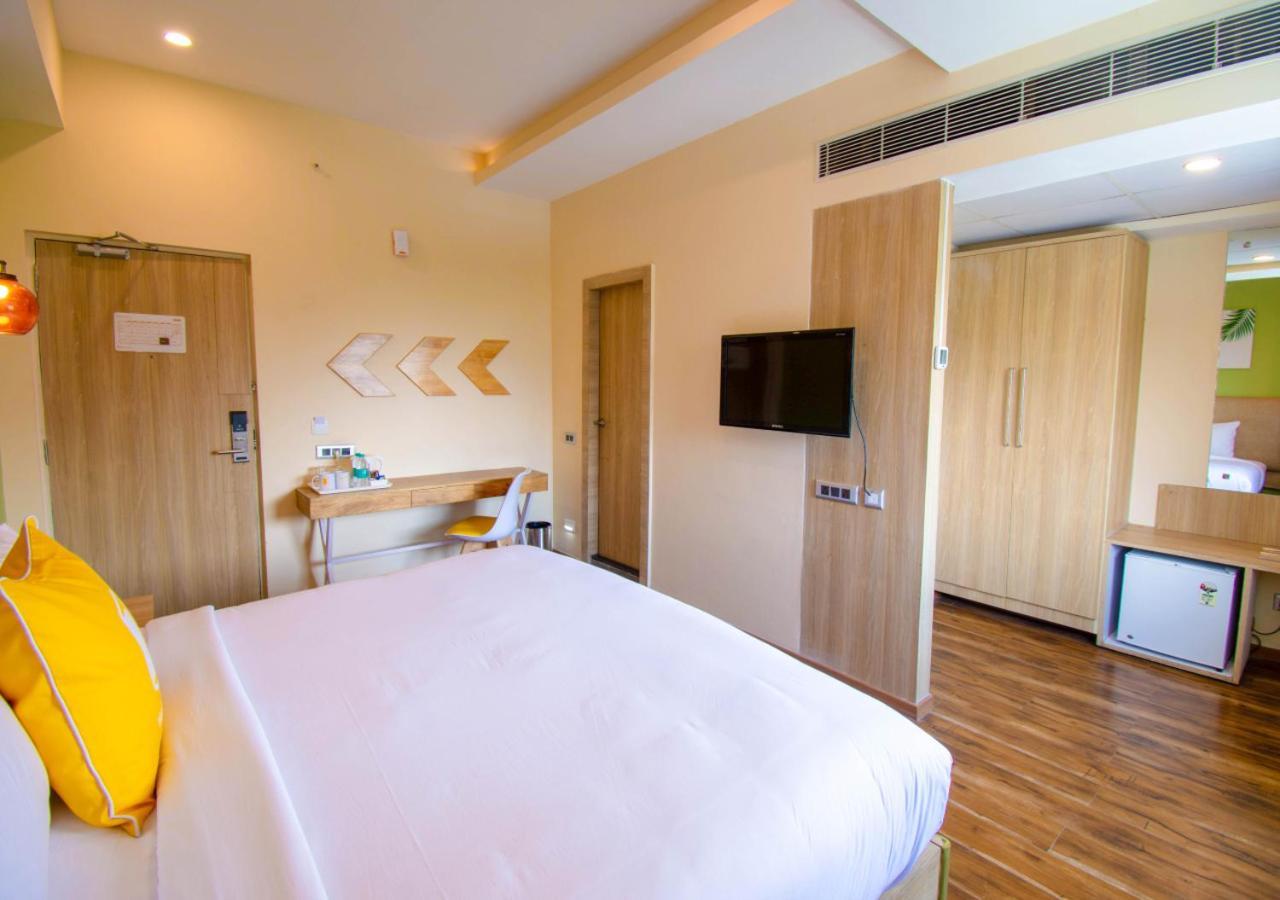 Bloom Hotel - Gachibowli Гайдарабад Екстер'єр фото